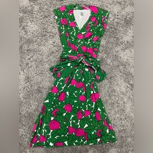 Diane Von Furstenberg size 4 tie floral dress
